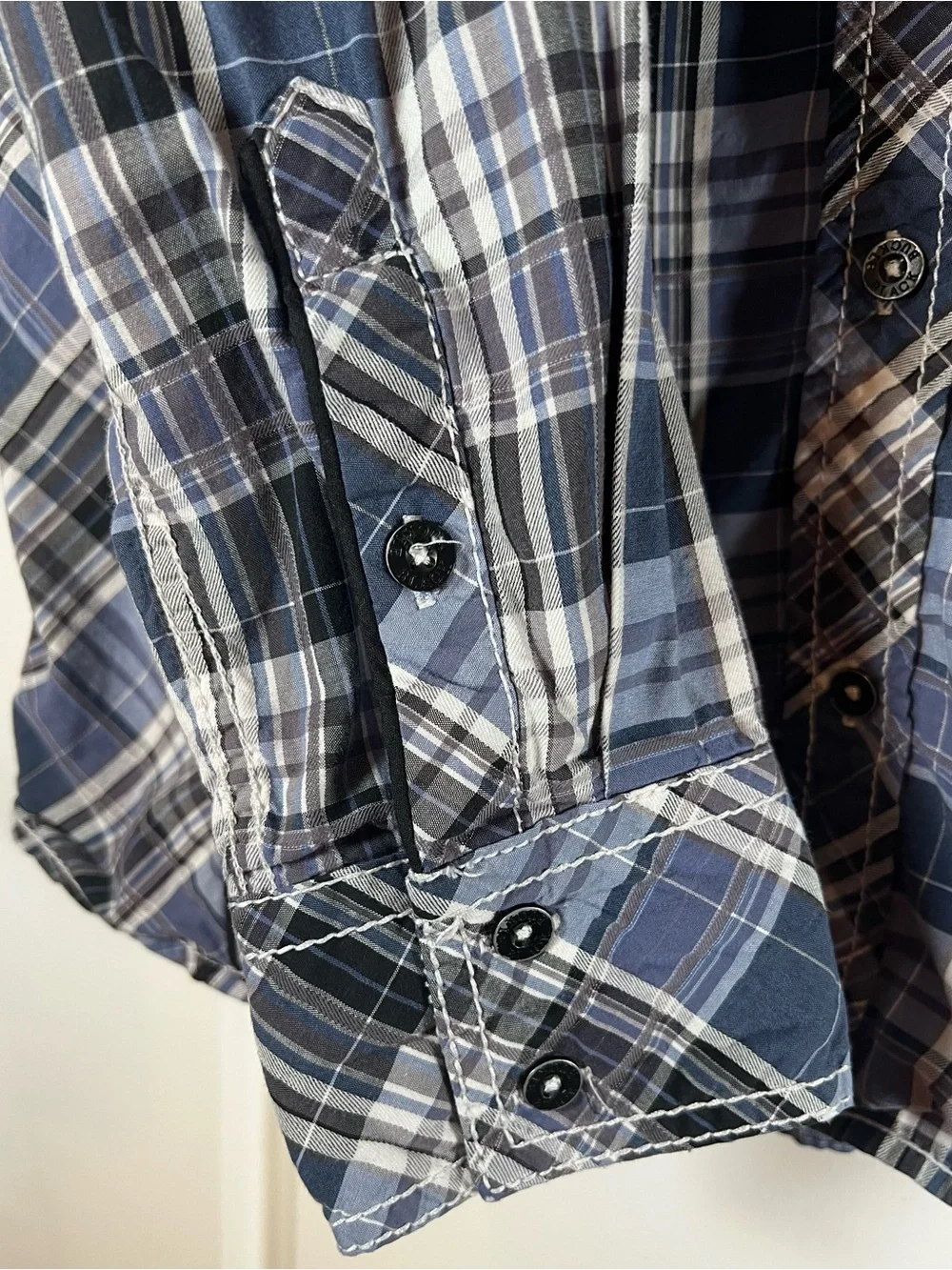 Men’s Buckle Black Blue Plaid Button-Down Shirt Large